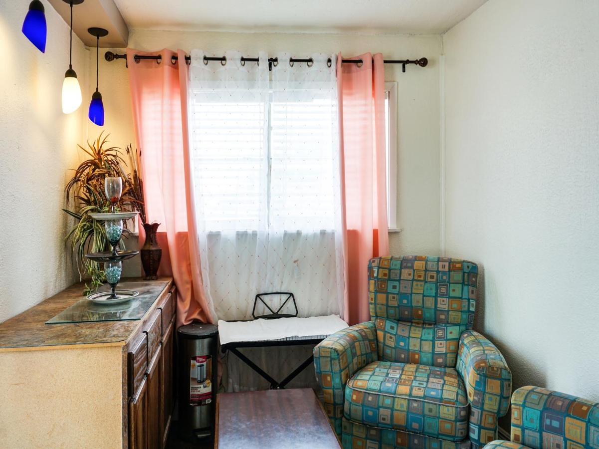 Oyo Hotel Austin Street 기딩스 외부 사진
