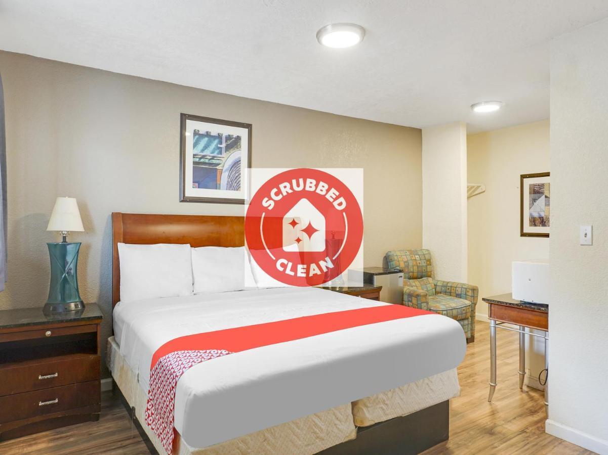 Oyo Hotel Austin Street 기딩스 외부 사진