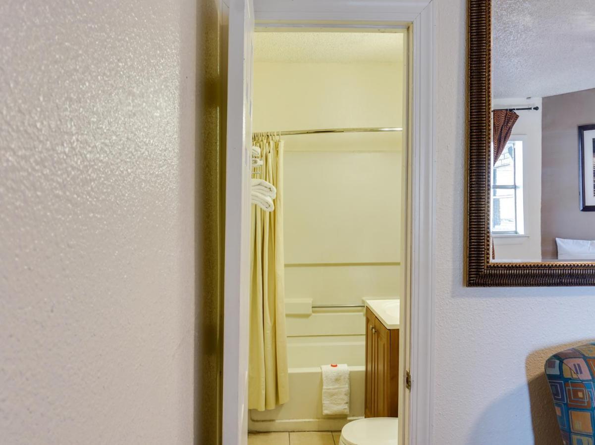 Oyo Hotel Austin Street 기딩스 외부 사진