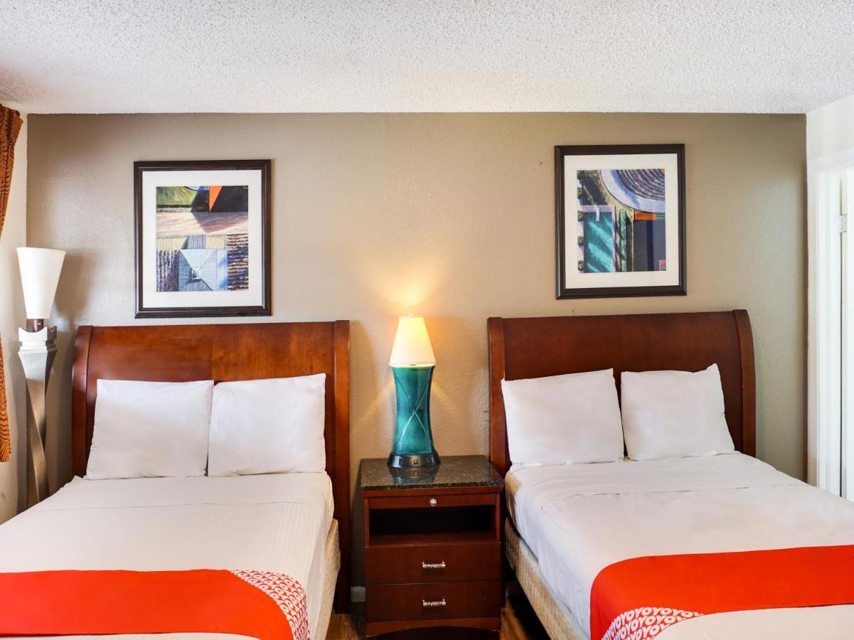 Oyo Hotel Austin Street 기딩스 외부 사진