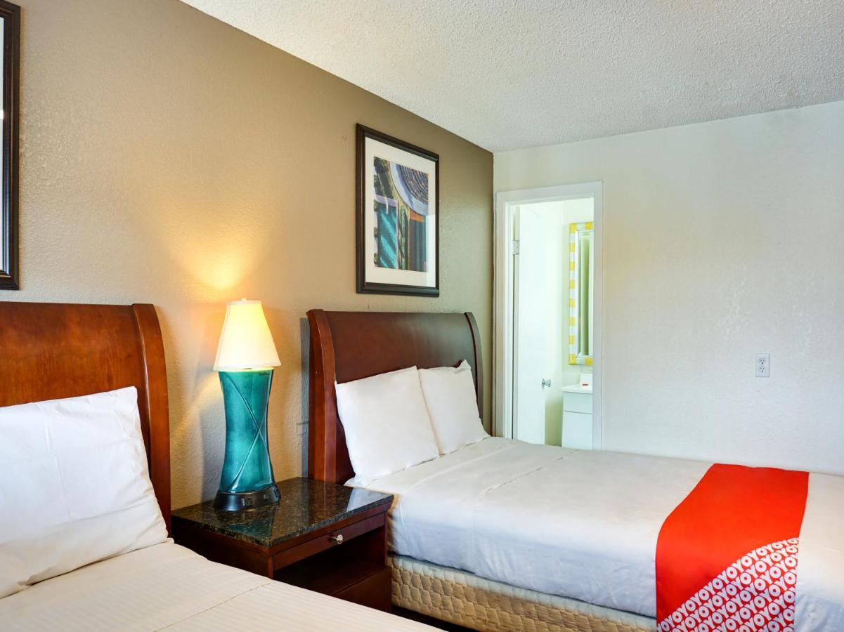 Oyo Hotel Austin Street 기딩스 외부 사진
