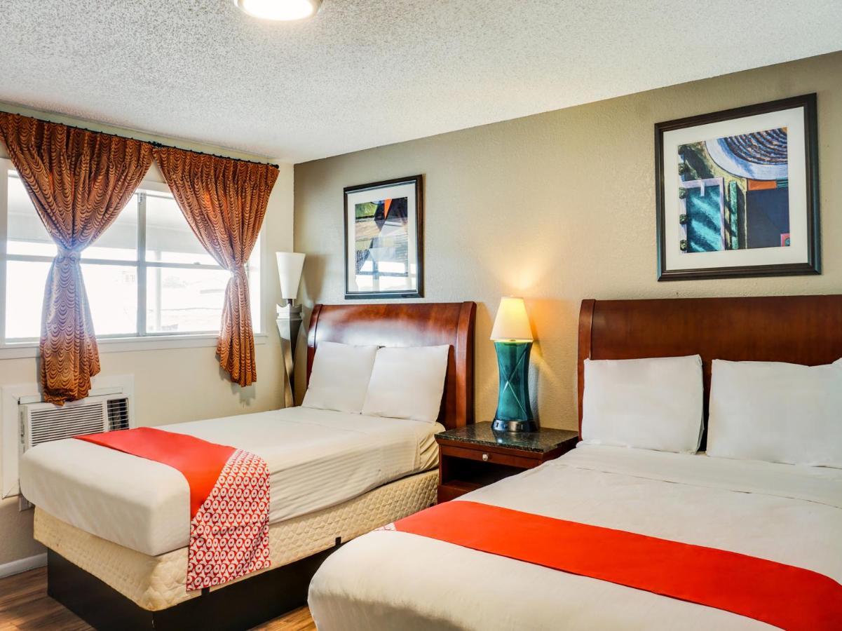 Oyo Hotel Austin Street 기딩스 외부 사진